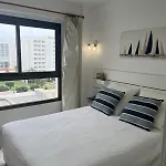 Wintowinrentals Newly Renovated Private Beachfront & Steps To The Marina *