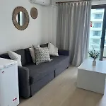 Wintowinrentals Newly Renovated Private Beachfront & Steps To The Marina Apartment Torremolinos