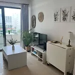 Wintowinrentals Newly Renovated Private Beachfront & Steps To The Marina Apartment *