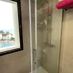 Wintowinrentals Newly Renovated Private Beachfront & Steps To The Marina