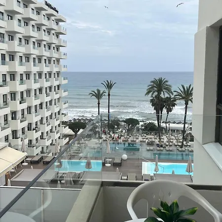 Wintowinrentals Newly Renovated Private Beachfront & Steps To The Marina Torremolinos