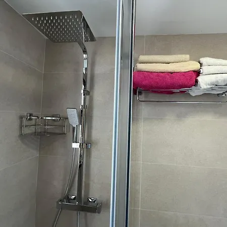 Wintowinrentals Newly Renovated Private Beachfront & Steps To The Marina * Torremolinos
