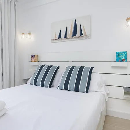 Wintowinrentals Newly Renovated Private Beachfront & Steps To The Marina *