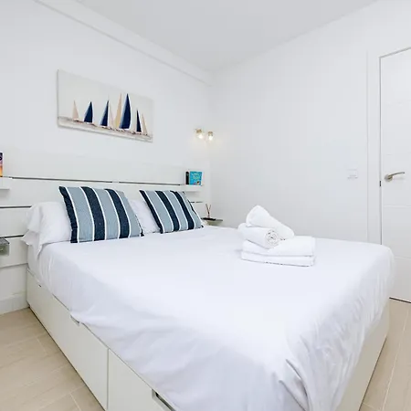 Wintowinrentals Newly Renovated Private Beachfront & Steps To The Marina Torremolinos