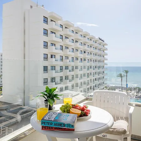 Wintowinrentals Newly Renovated Private Beachfront & Steps To The Marina * Torremolinos
