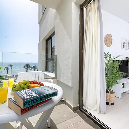 Apartament Wintowinrentals Newly Renovated Private Beachfront & Steps To The Marina Torremolinos
