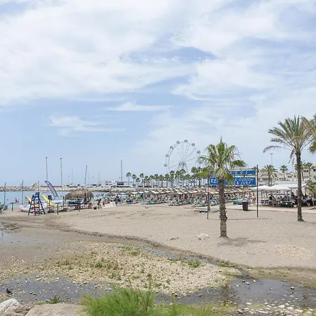 Wintowinrentals Newly Renovated Private Beachfront & Steps To The Marina Torremolinos