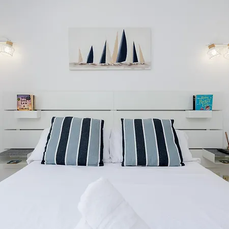 Wintowinrentals Newly Renovated Private Beachfront & Steps To The Marina * Torremolinos