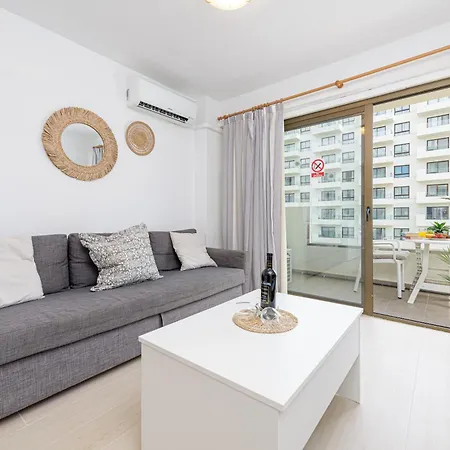 Wintowinrentals Newly Renovated Private Beachfront & Steps To The Marina *
