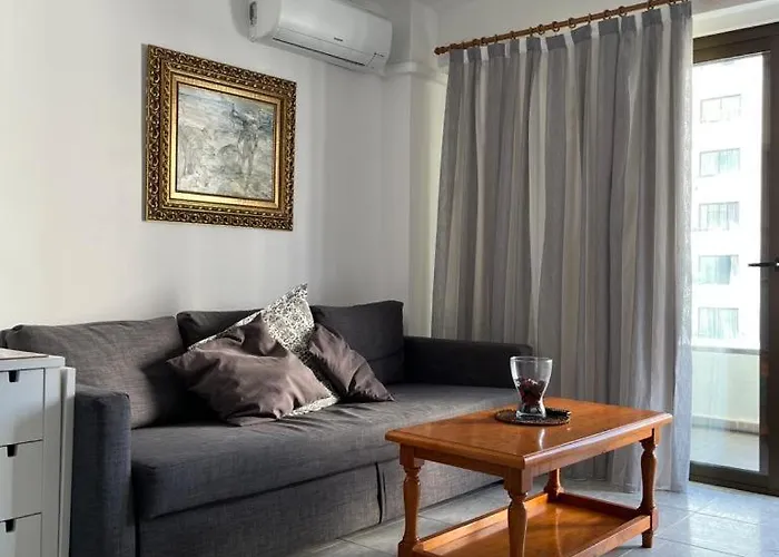 Appartement Newly Renovated Private Beachfront & Steps To The Marina