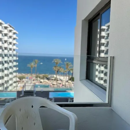 Newly Renovated Private Beachfront & Steps To The Marina Torremolinos