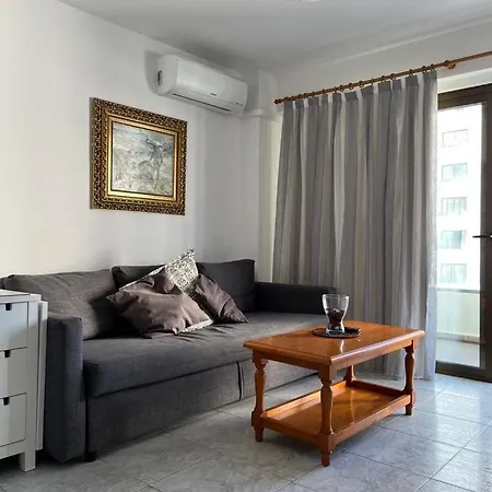 Apartment Newly Renovated Private Beachfront & Steps To The Marina