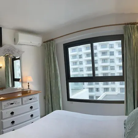 Apartment Newly Renovated Private Beachfront & Steps To The Marina *