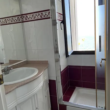 Newly Renovated Private Beachfront & Steps To The Marina Apartment *